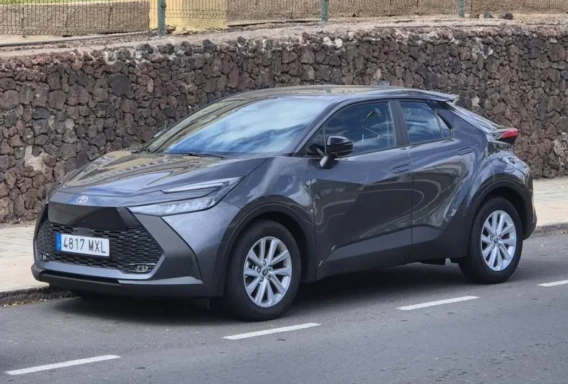 Toyota C-HR Hybrid (Automatinė, 1.8 L, 5 vietos)