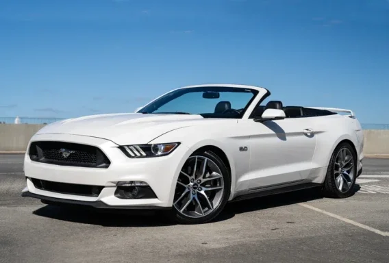 Ford Mustang (Automatinė, 2.3 L, 4 vietos)